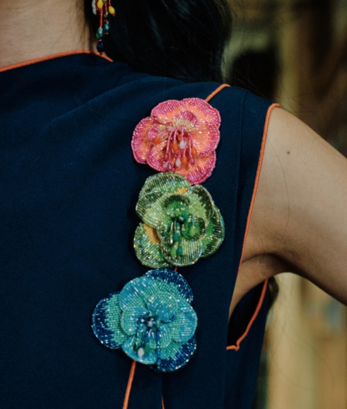 Broche bordado Camélia denin by Olivia Dar