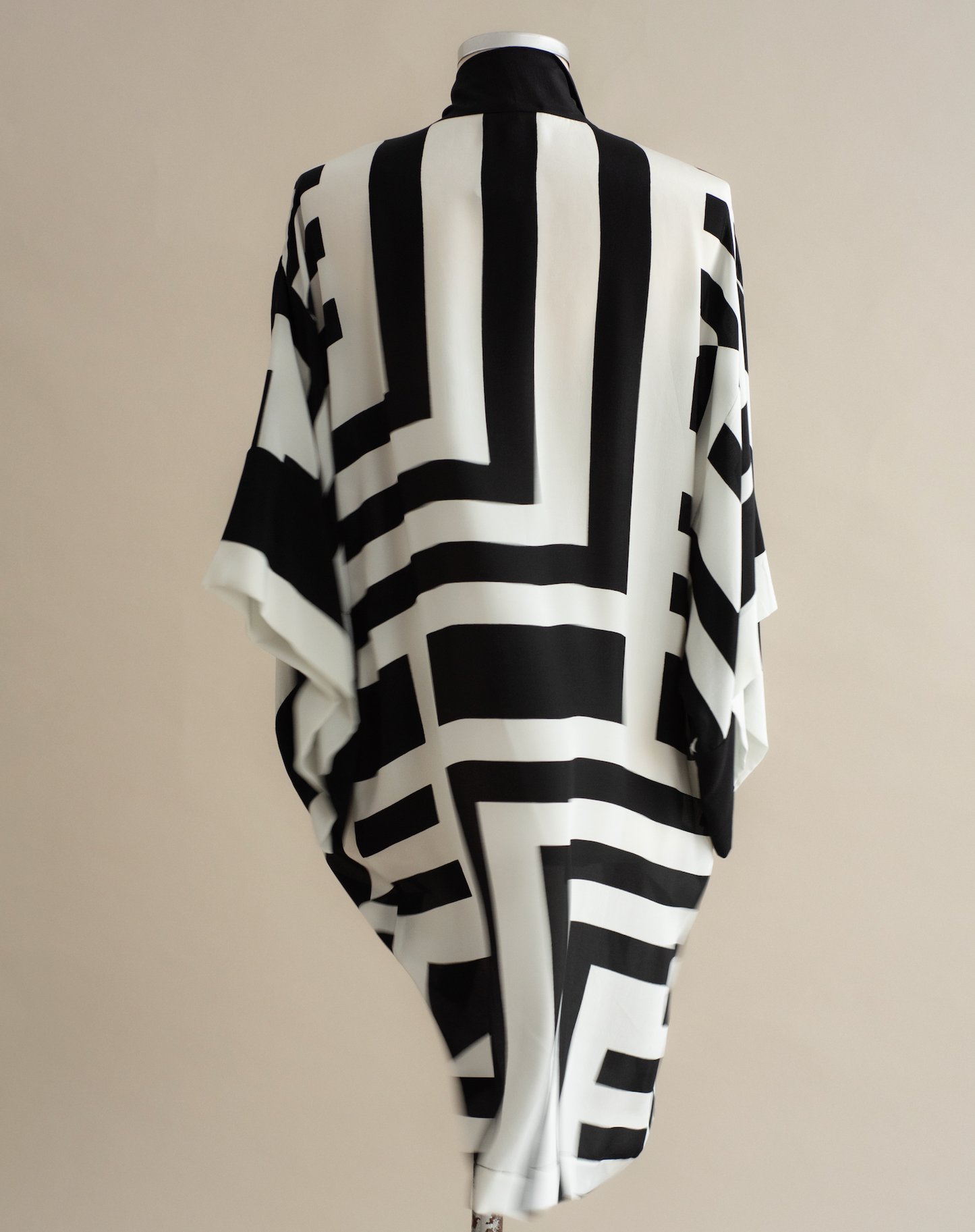 KIMONO GEOMÉTRICO seda