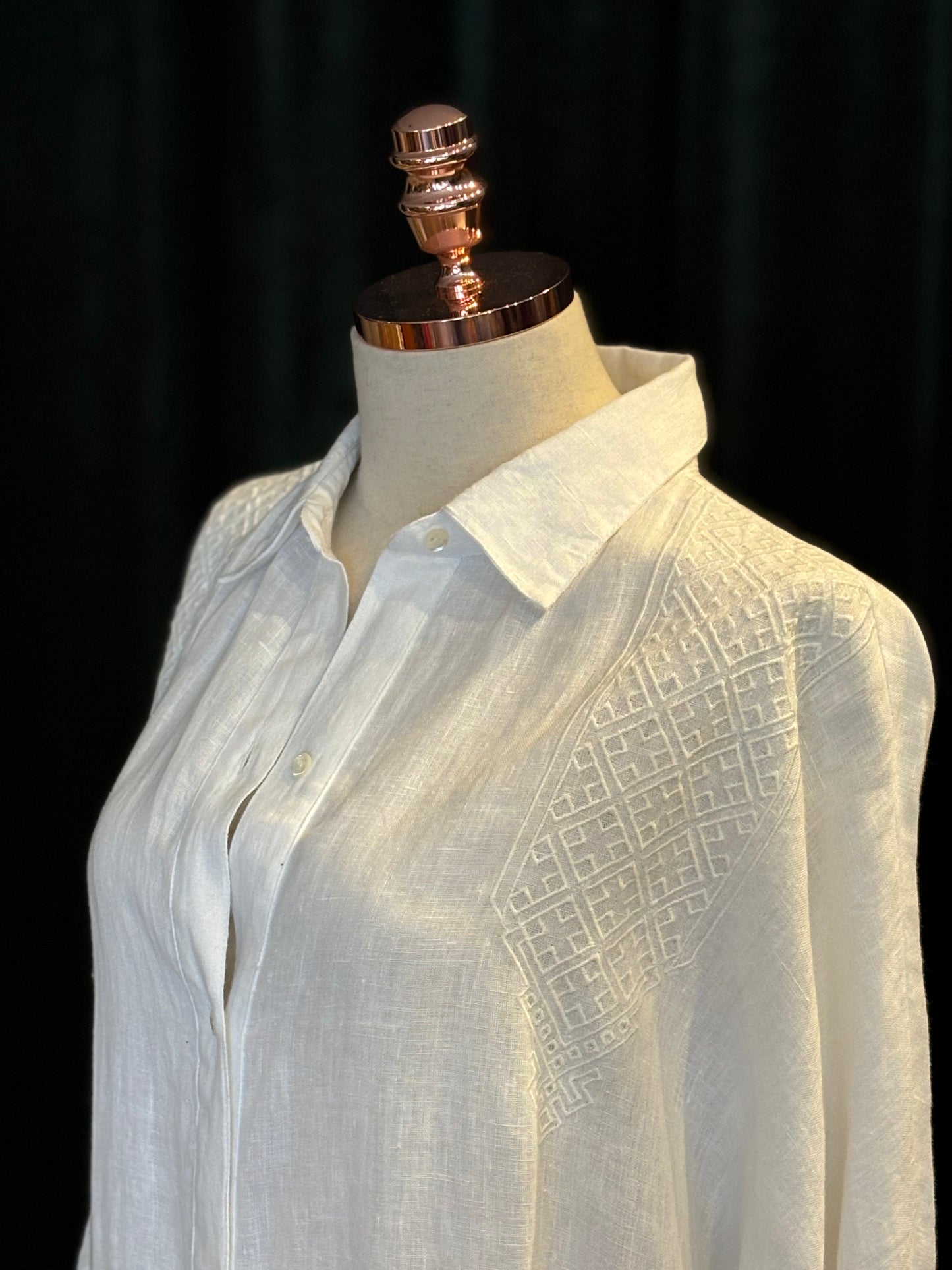 CHEMISE LINHO branco com bordado