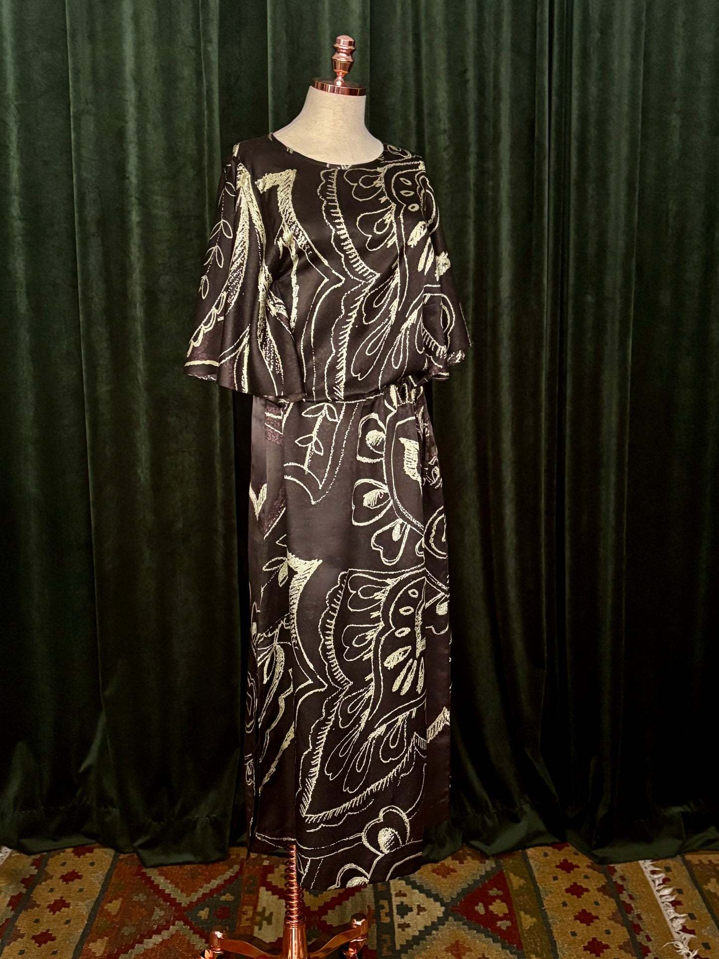 Vestido NISHAT seda marrom escuro