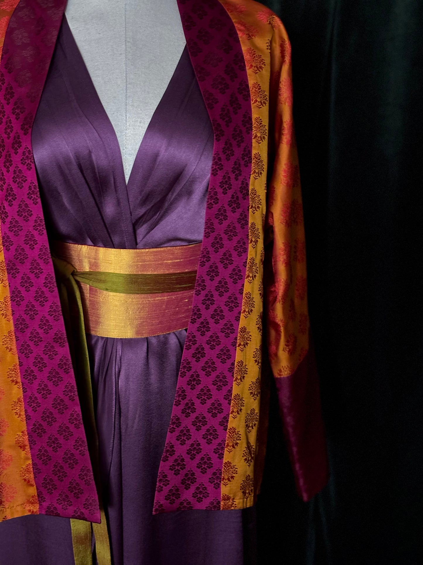 Kimono Seda TANCHOI amarelo ouro e fúcsia