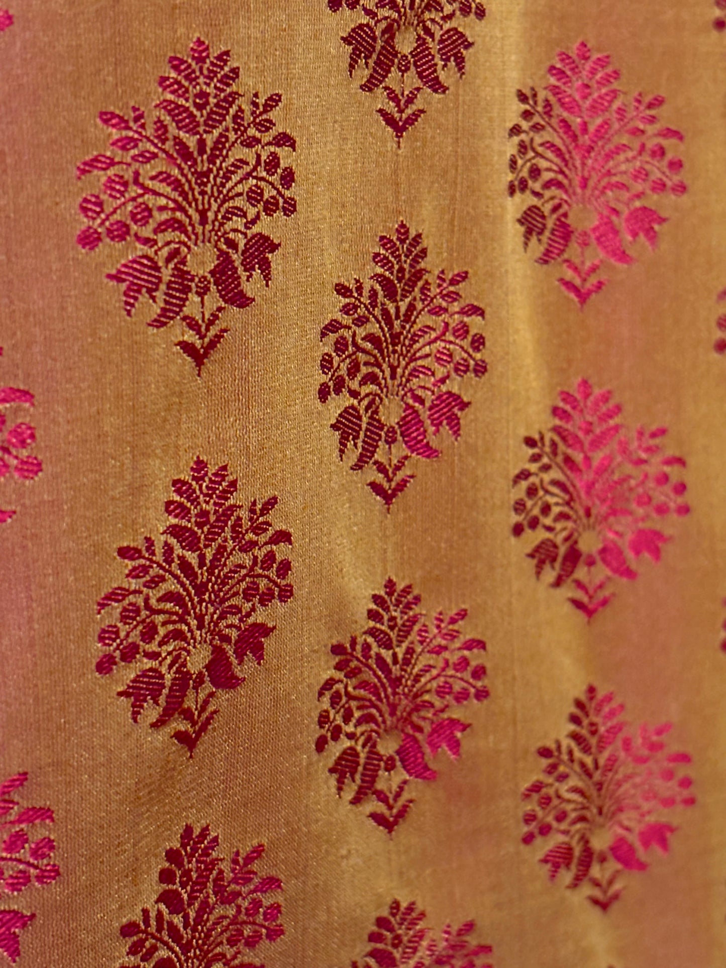 Kimono Seda TANCHOI amarelo ouro e fúcsia