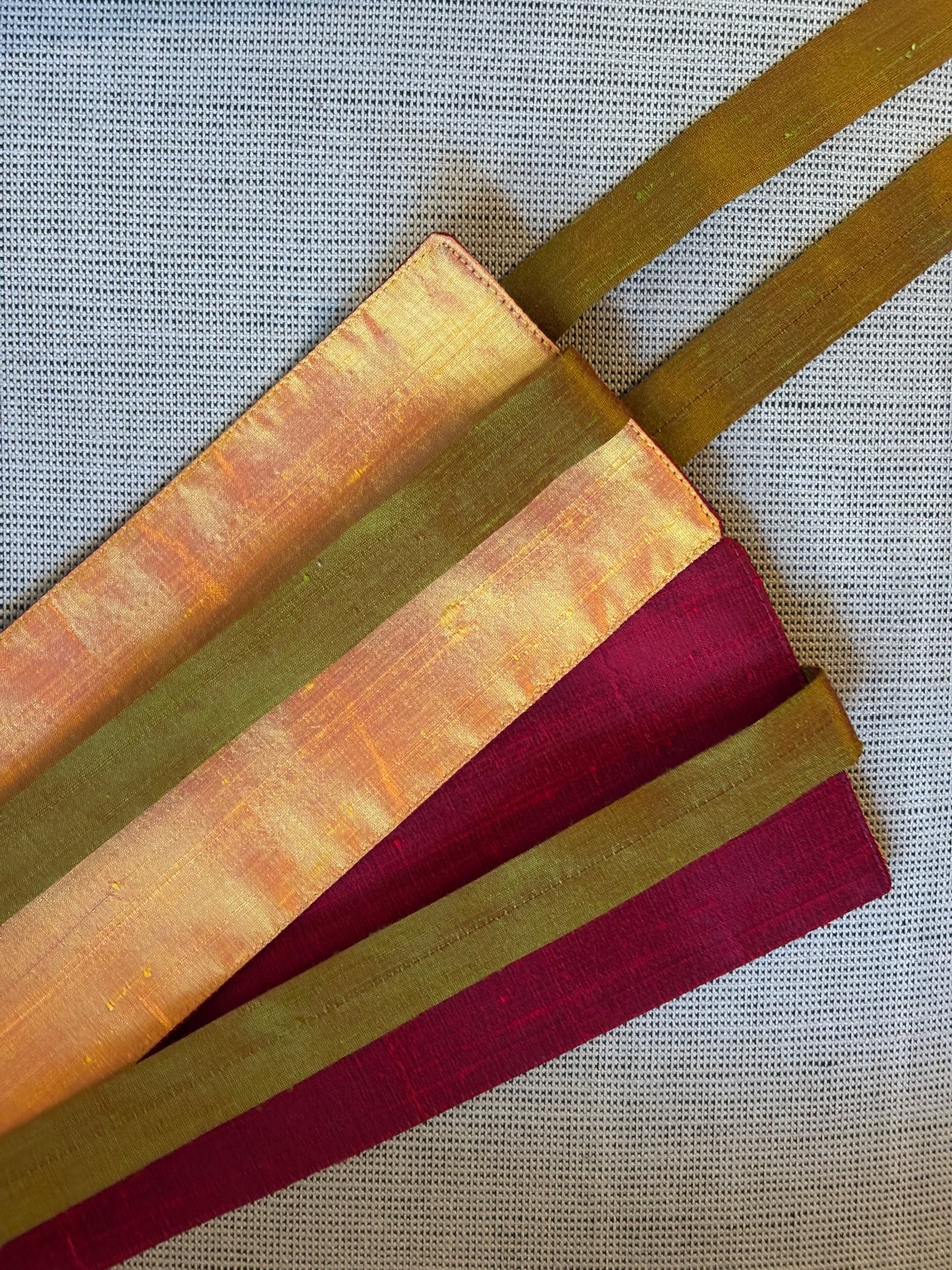 Cinto OBI carmim/amarelo