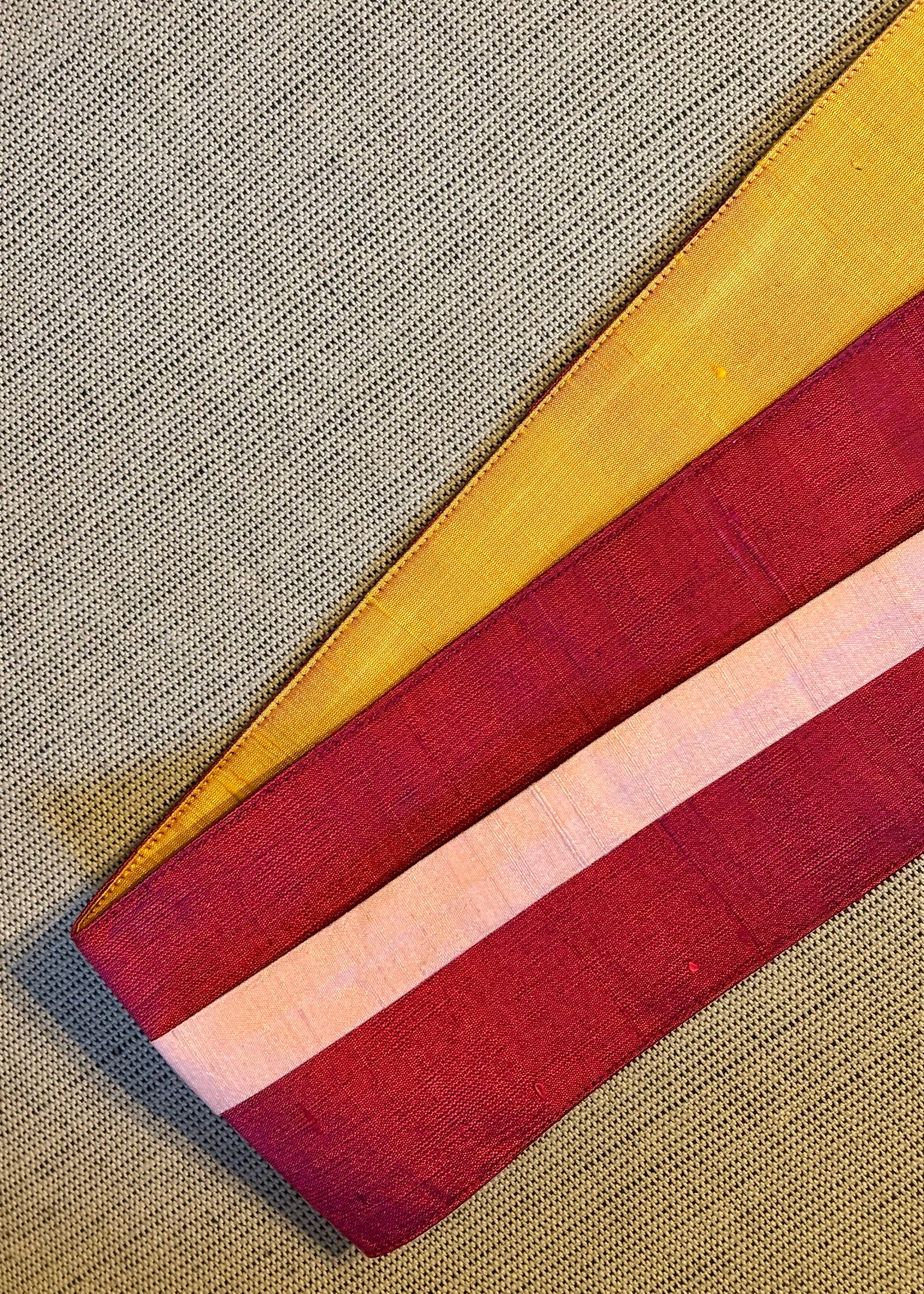 Cinto OBI carmim/amarelo