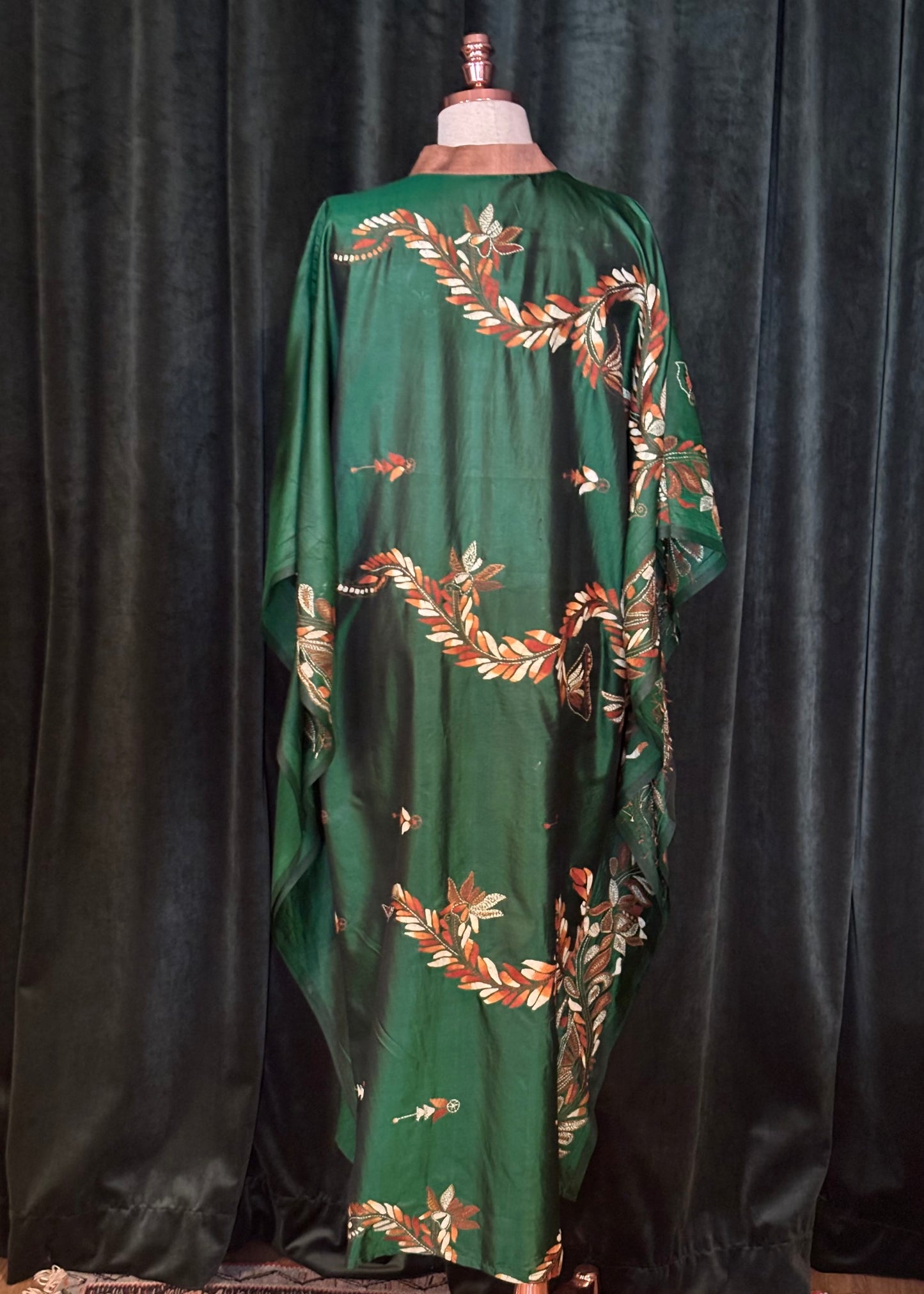 Kaftan KHANTA bordado seda verde