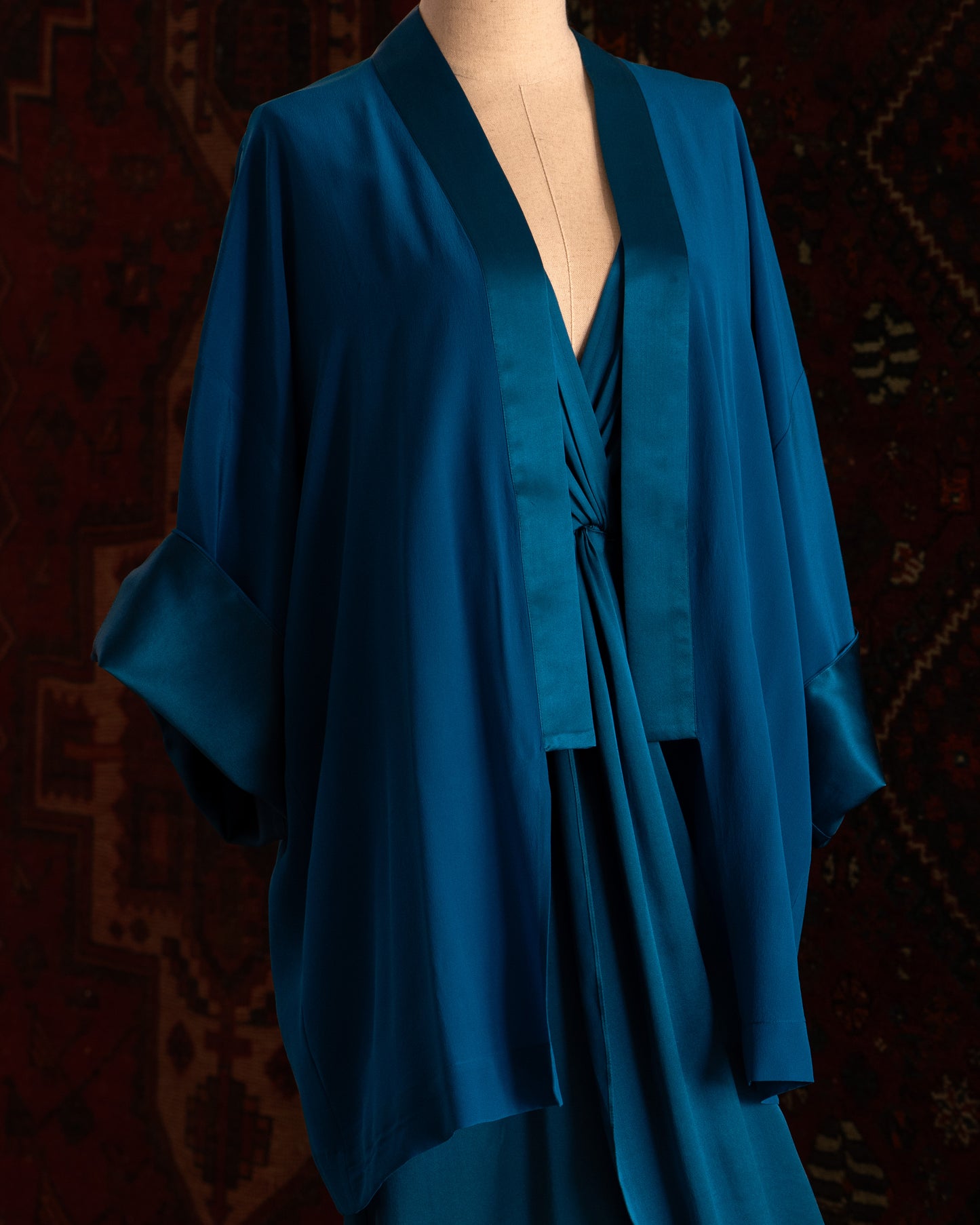 Kimono SEDA PURA azul elétrico