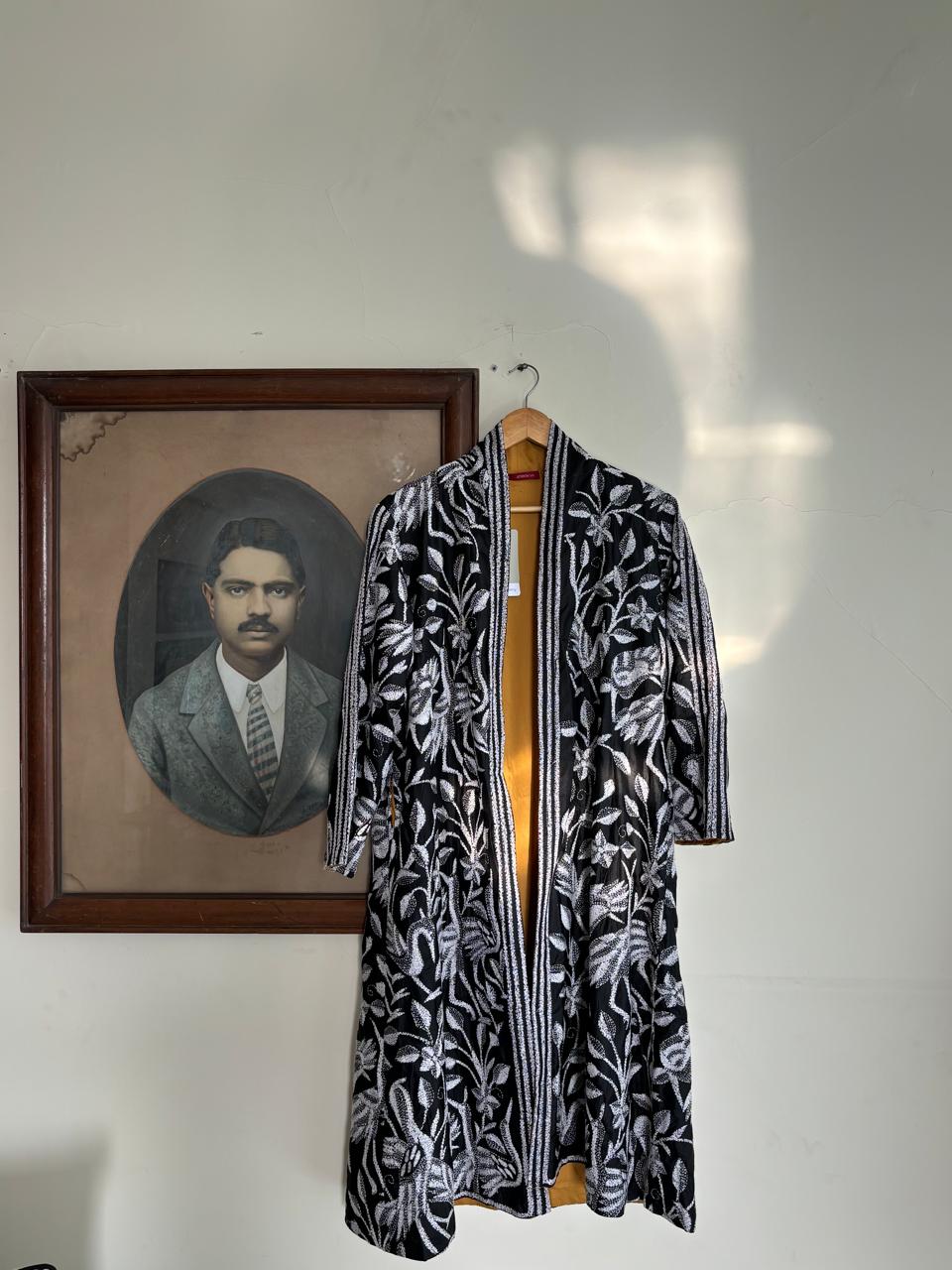 Overcoat KHANTA Seda Bordado