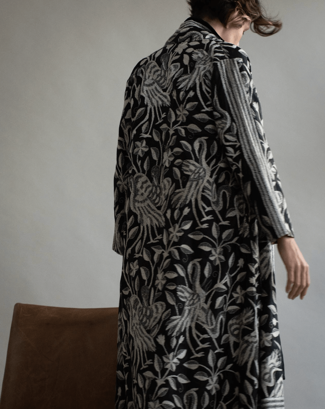 Overcoat KHANTA Seda Bordado