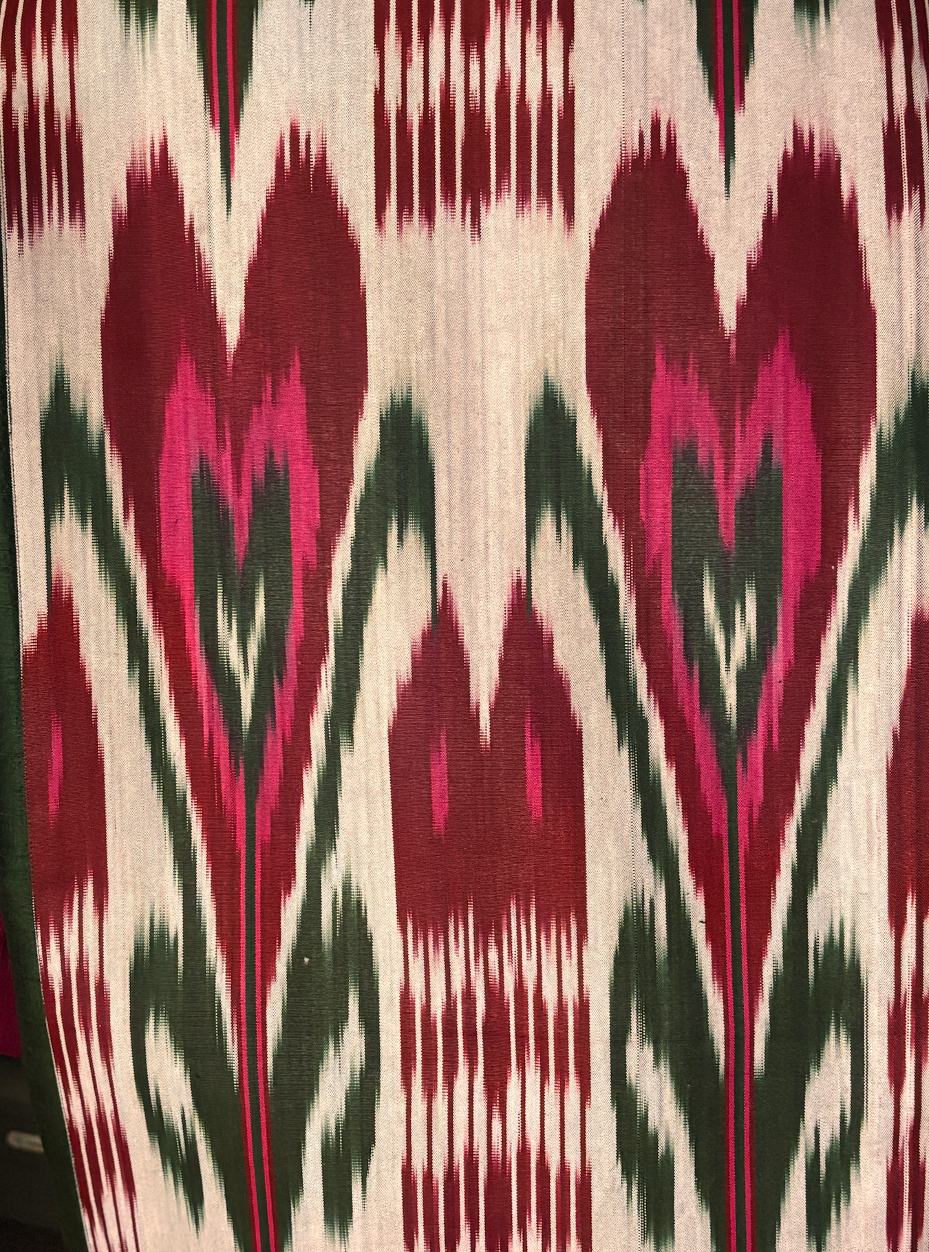 Kimone IKAT USBEKI em seda verde