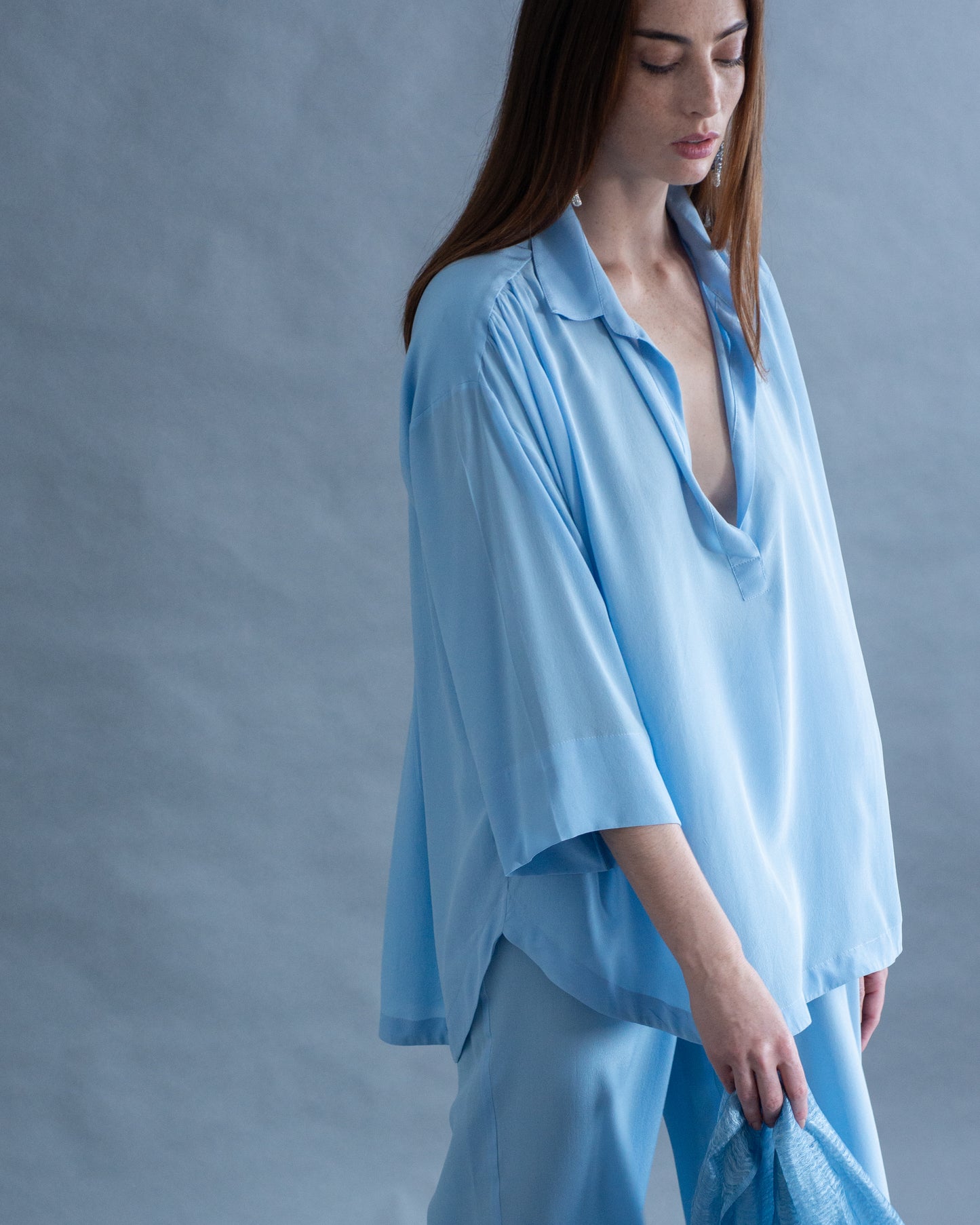 Blusa TAORMINA em seda pura azul