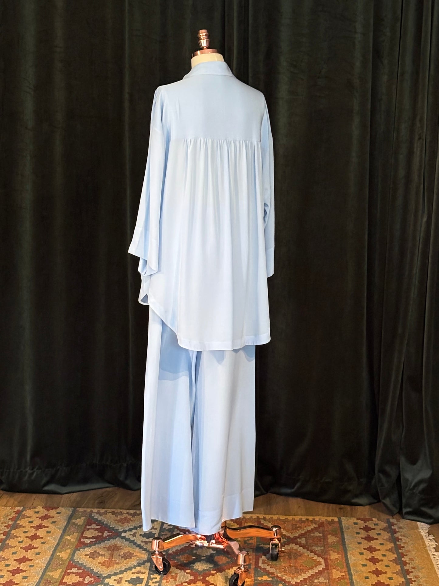 Blusa TAORMINA em seda pura azul