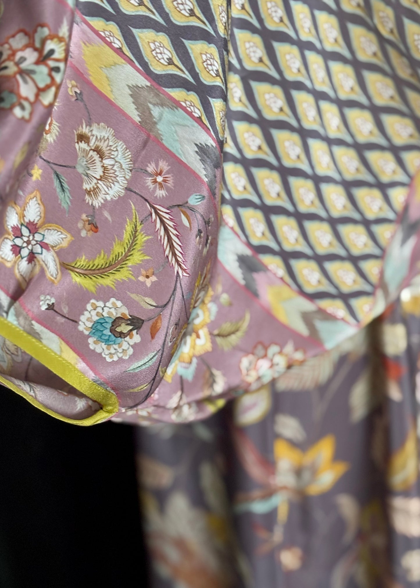 Vestido AMALFI seda floral cinza/pastel