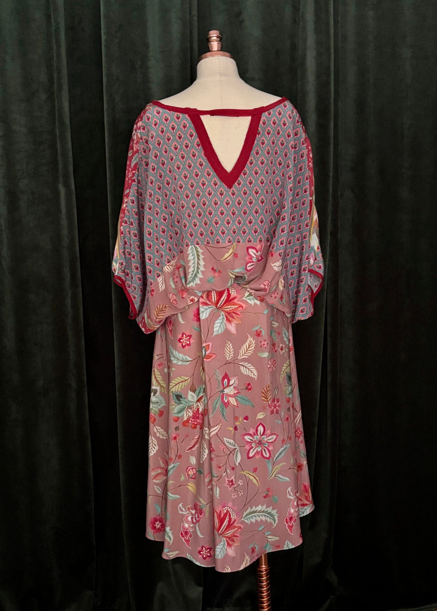 Vestido AMALFI seda pura floral rosé