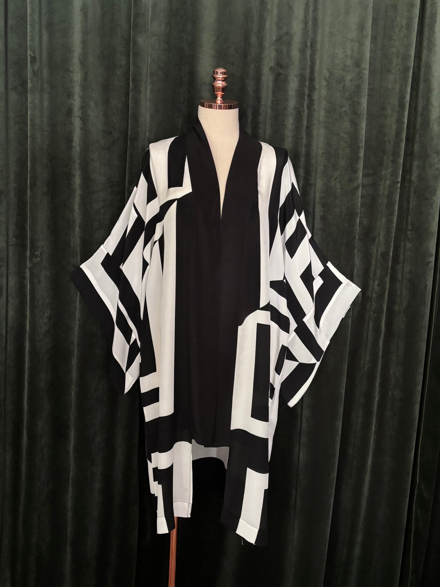 KIMONO GEOMÉTRIVO seda