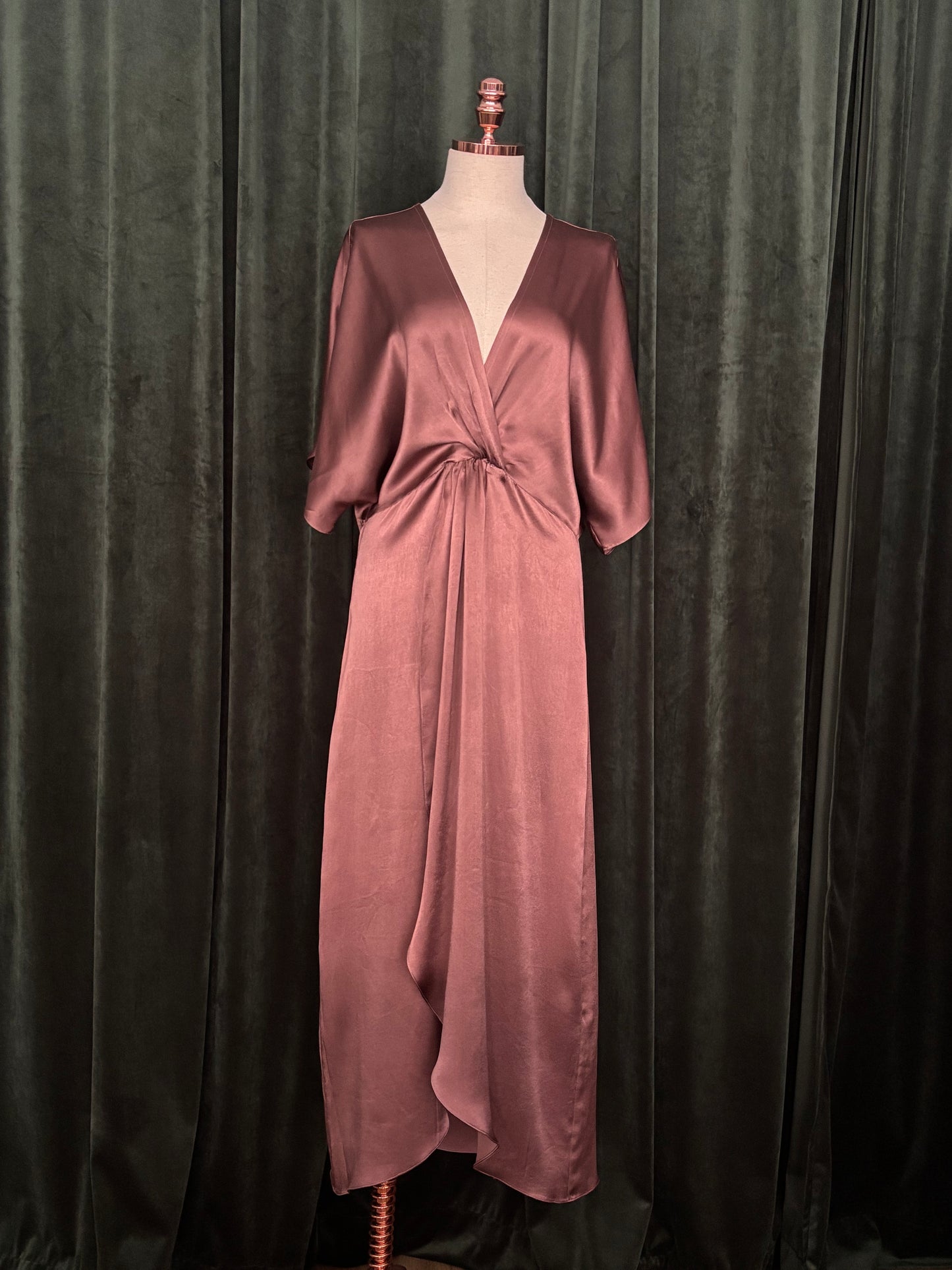 Vestido ATHENA seda mocca mousse