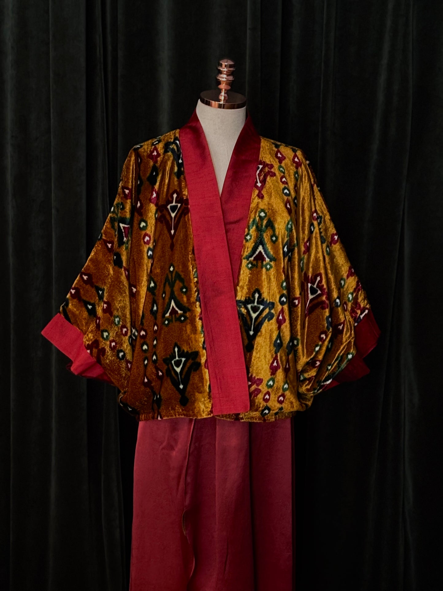 Kimono FERGHANA veludo amarelo-ouro