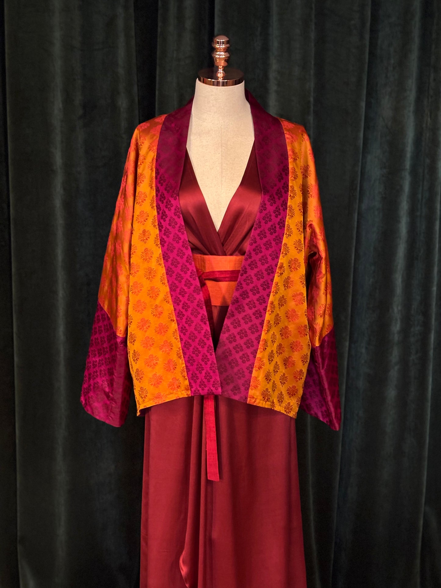 Kimono Seda TANCHOI amarelo ouro