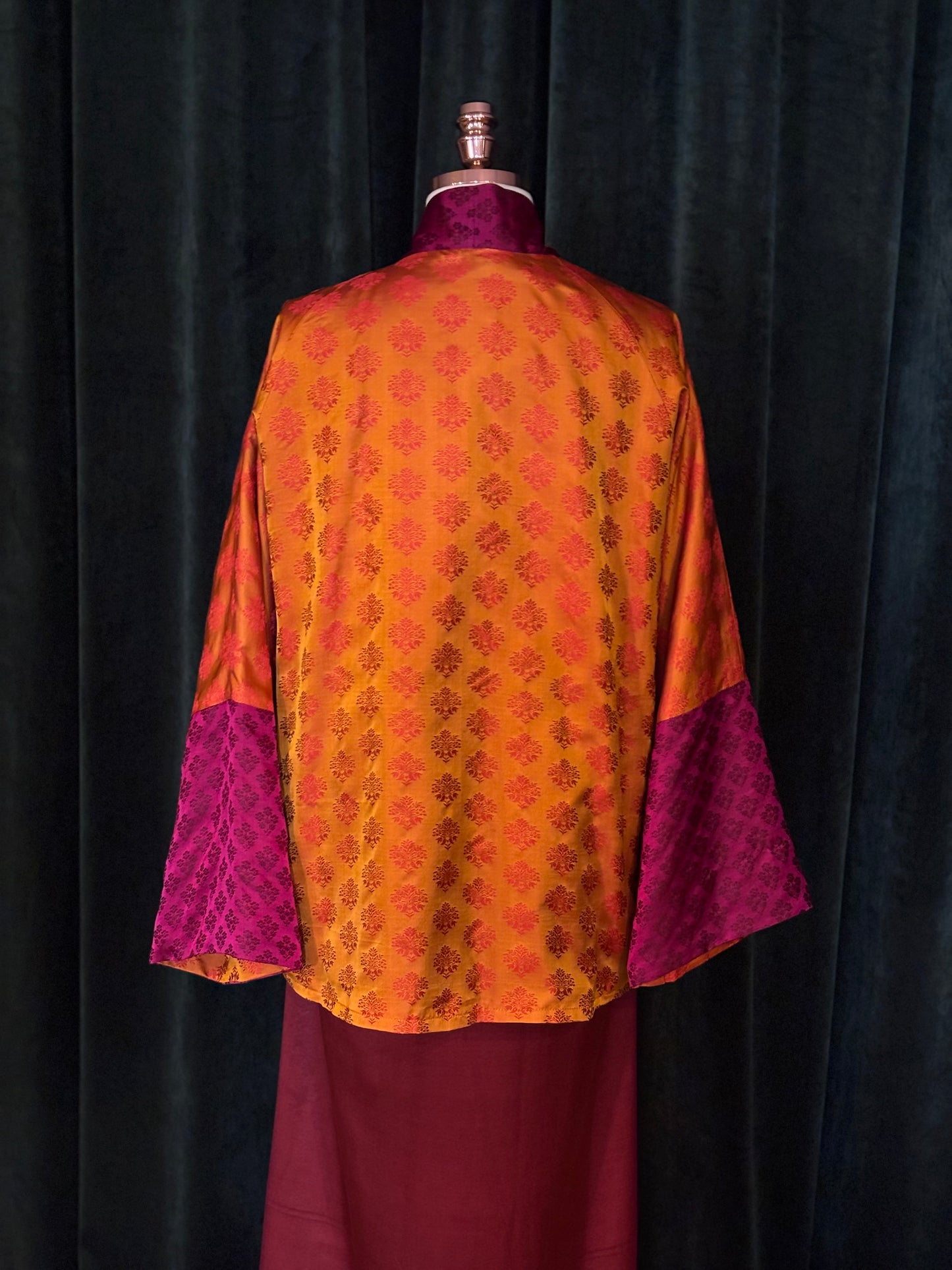 Kimono Seda TANCHOI amarelo ouro
