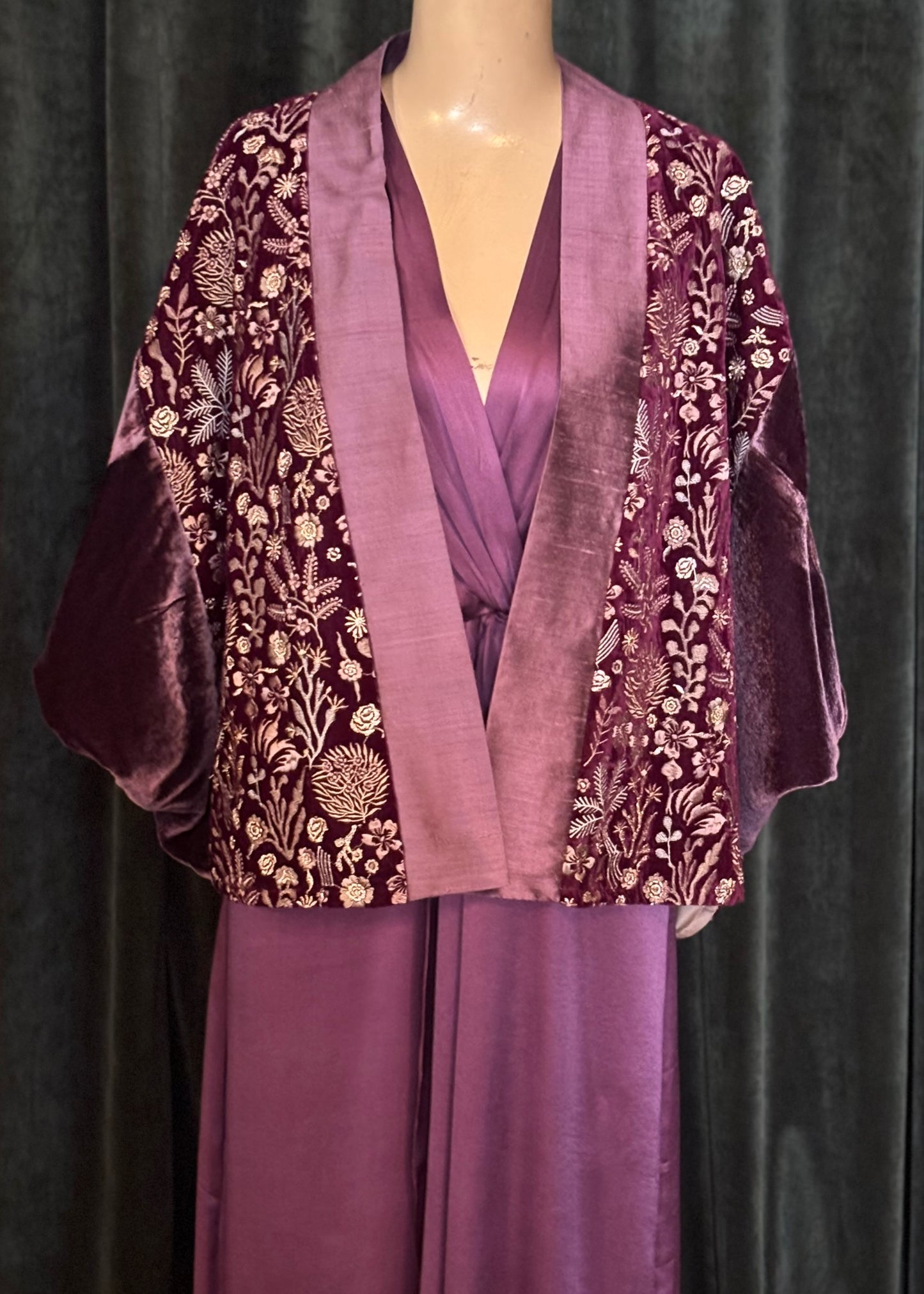 Kimono FERGHANA Veludo bordado ameixa
