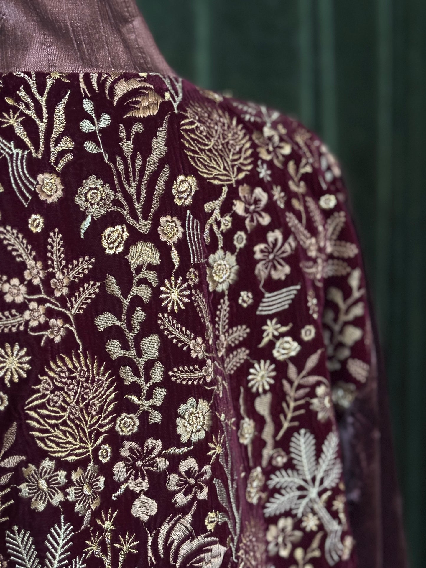 Kimono FERGHANA Veludo bordado ameixa