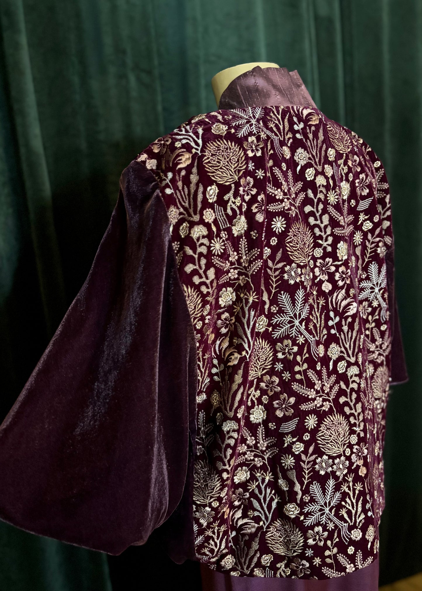 Kimono FERGHANA Veludo bordado ameixa
