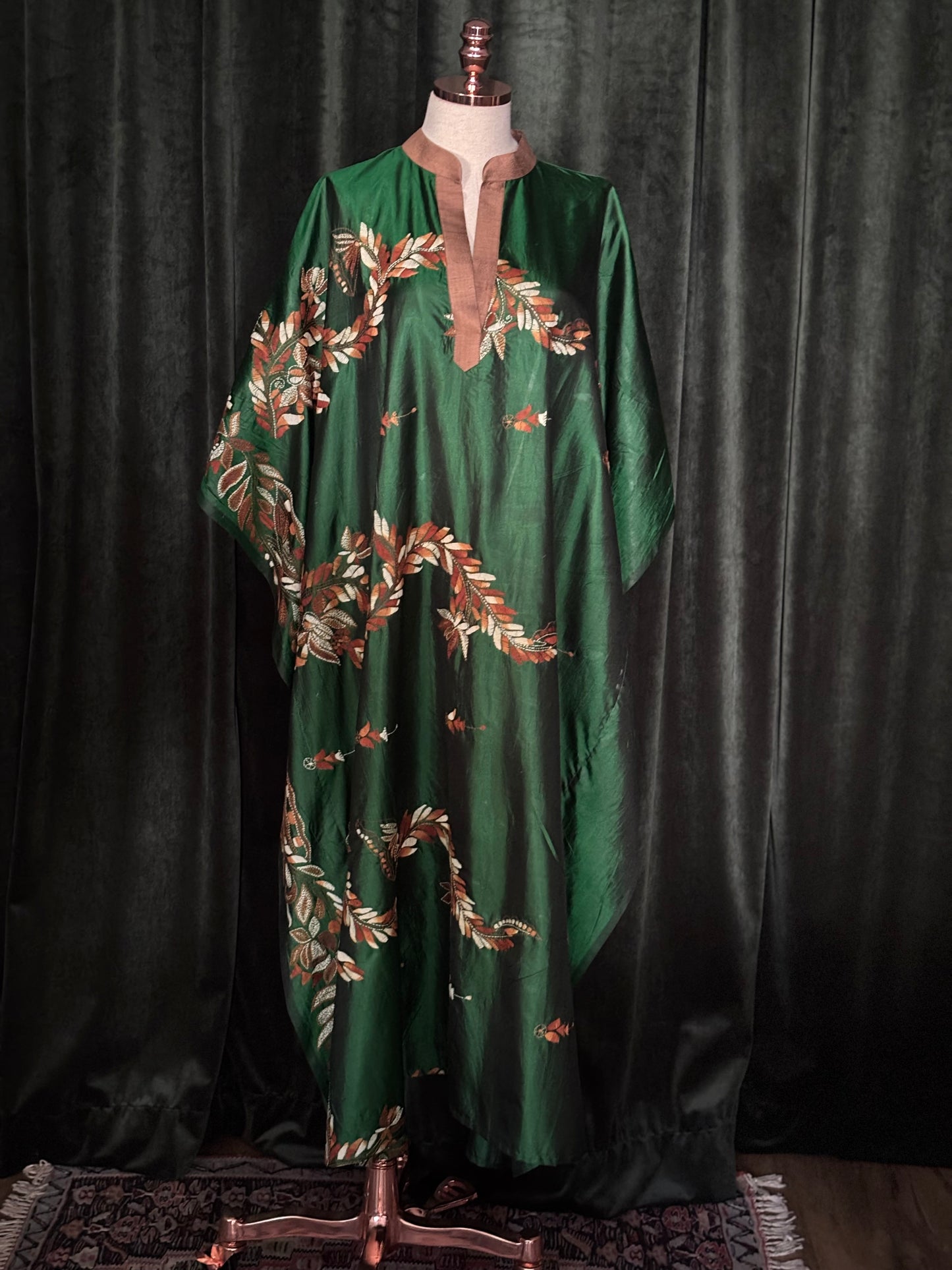 Kaftan KHANTA bordado seda verde