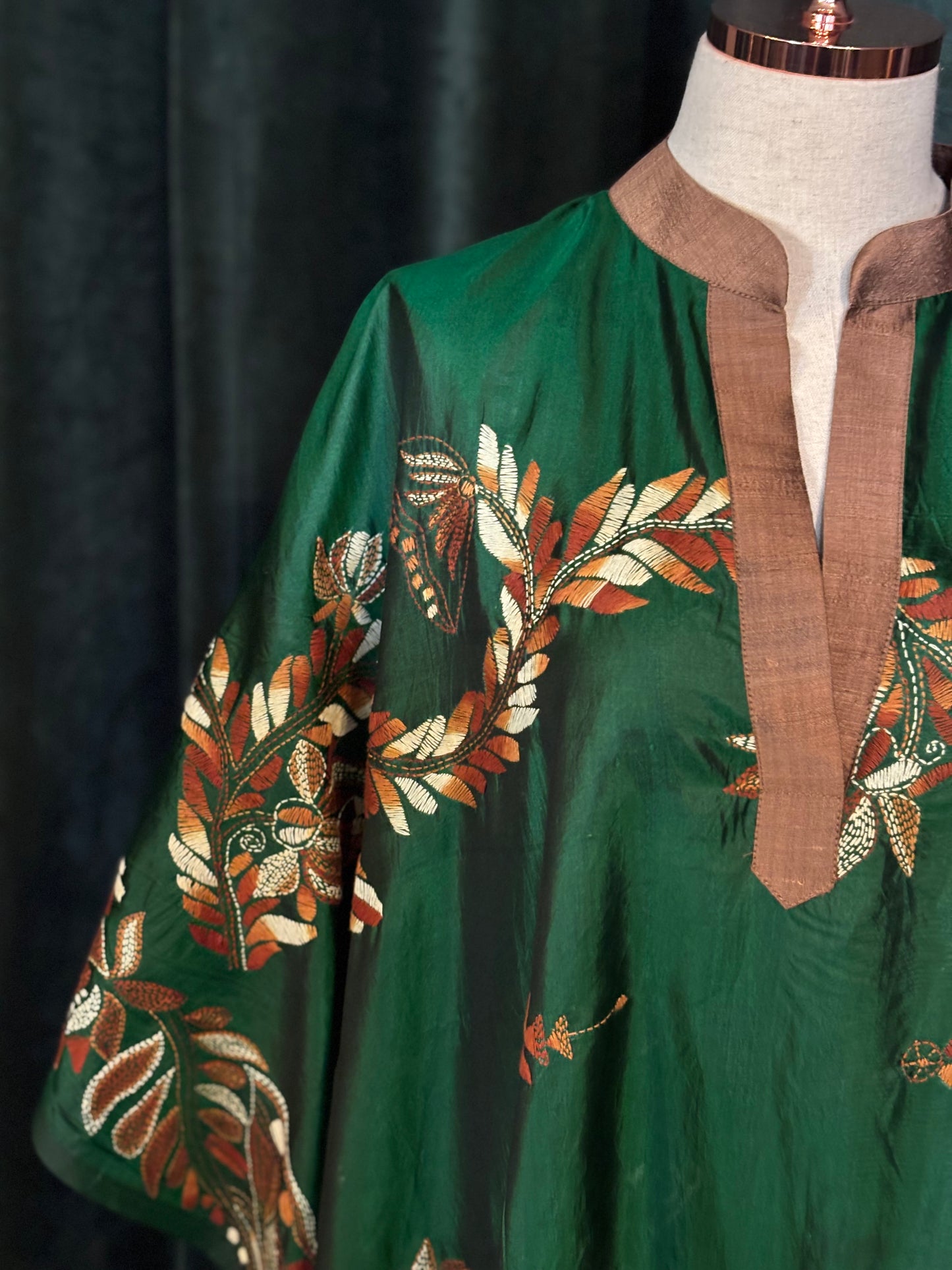 Kaftan KHANTA bordado seda verde