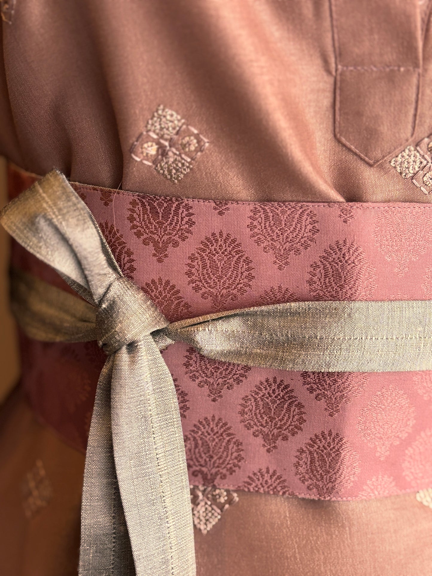 Cinto OBI seda Tanchoi rosé / silver
