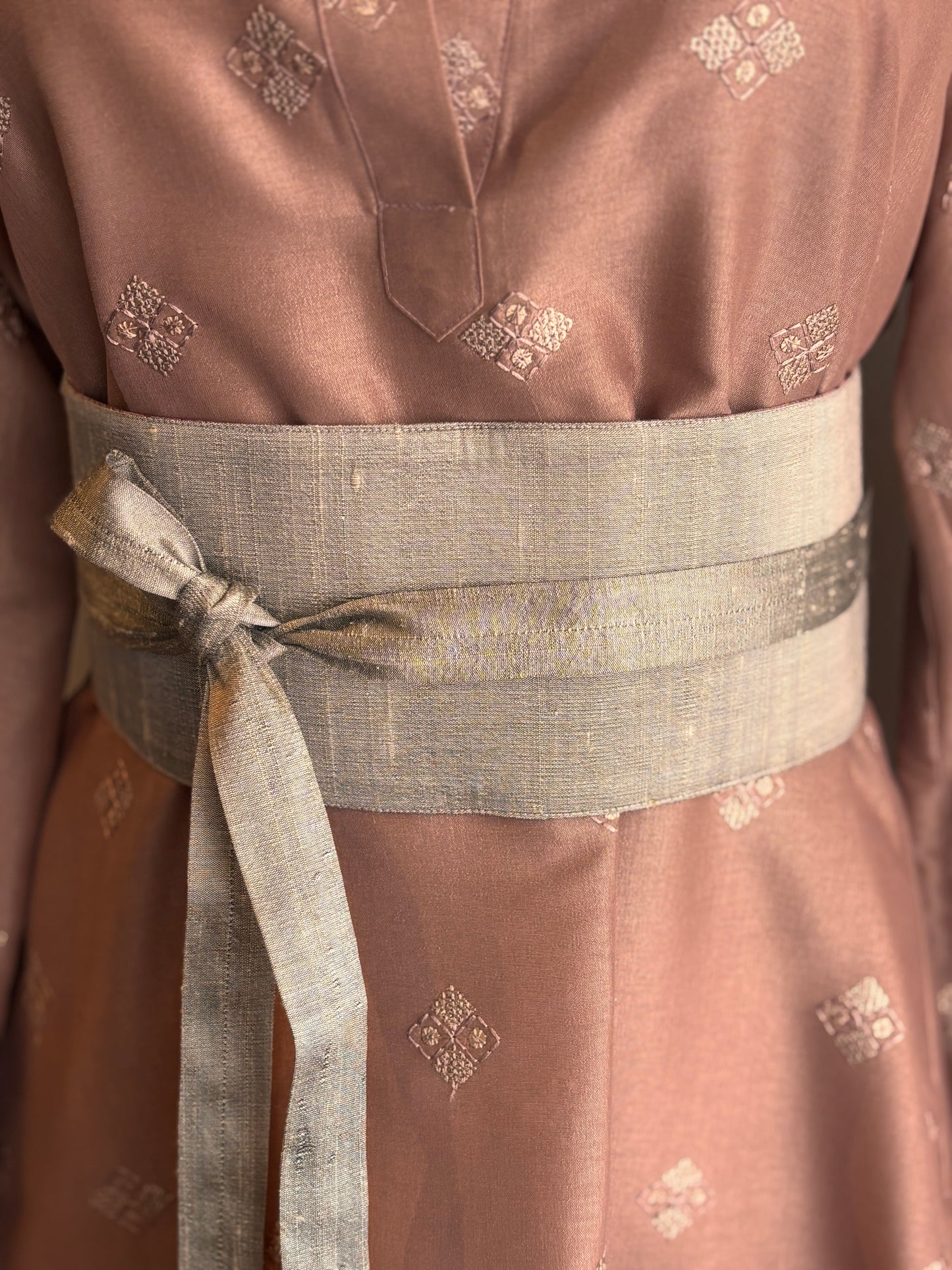 Cinto OBI seda Tanchoi rosé / silver