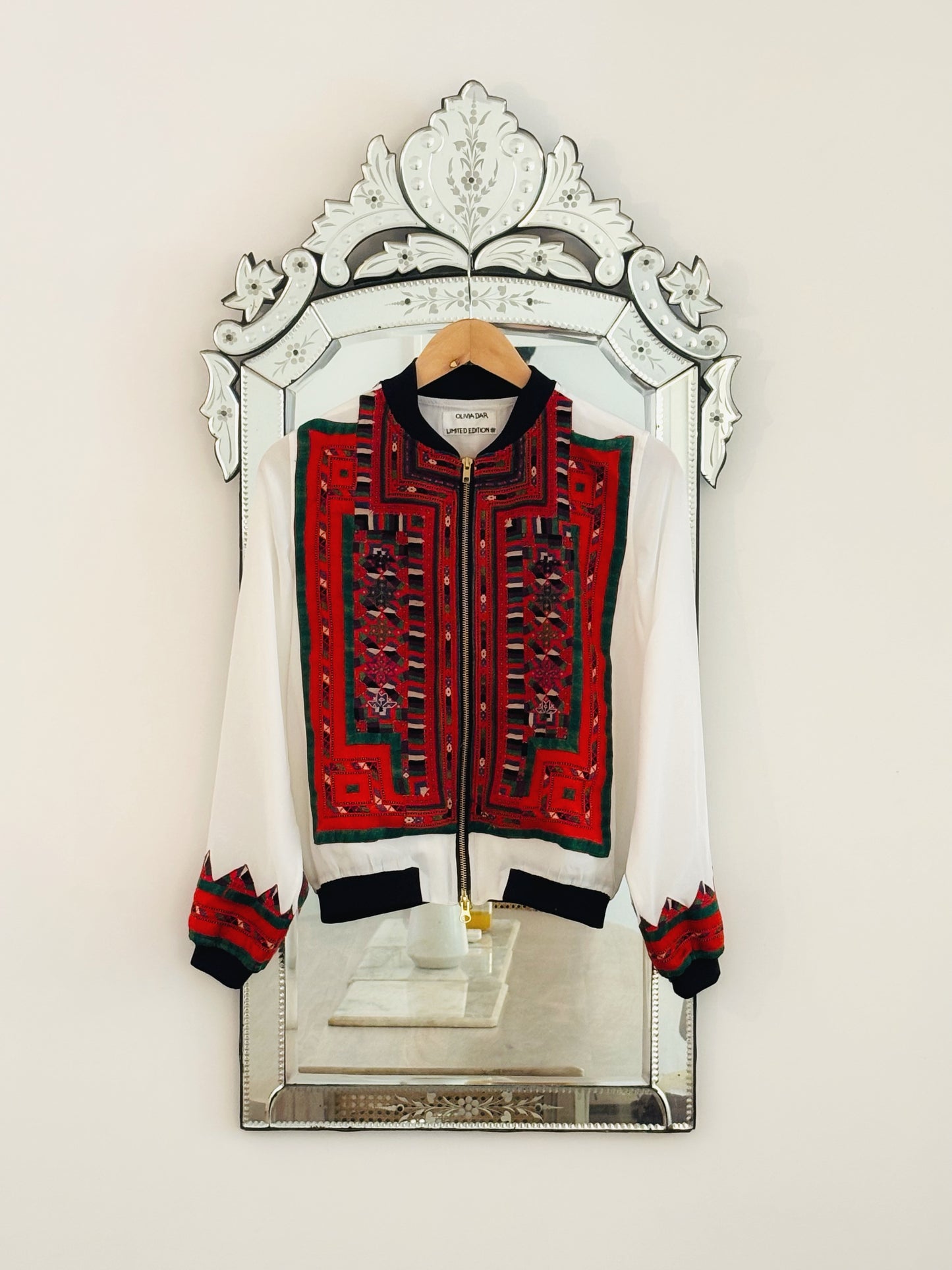 Bomber Baluchi  by Olivia Dar  branca