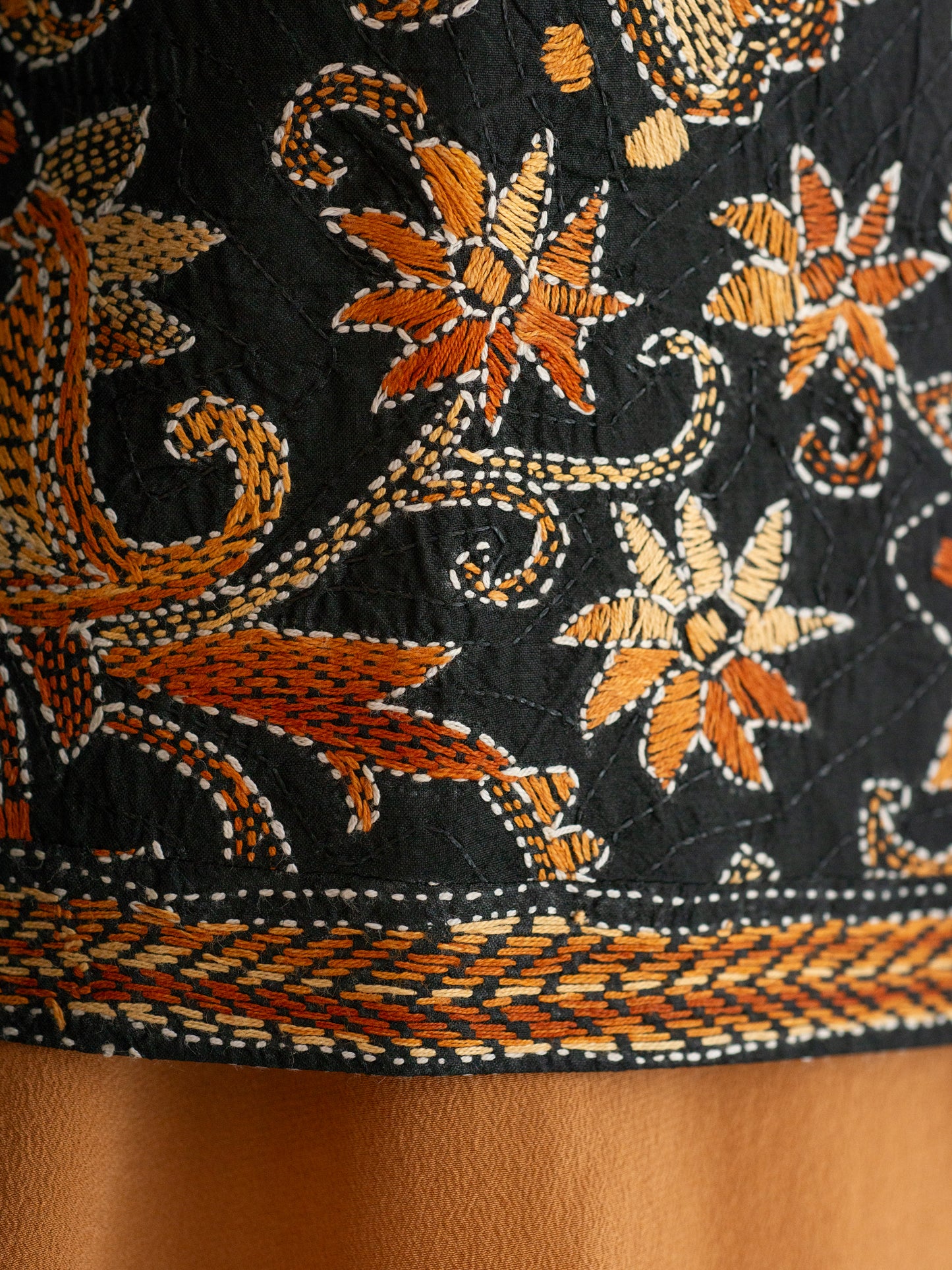 Jaqueta SARRAH bordado kantha BIRDS preta