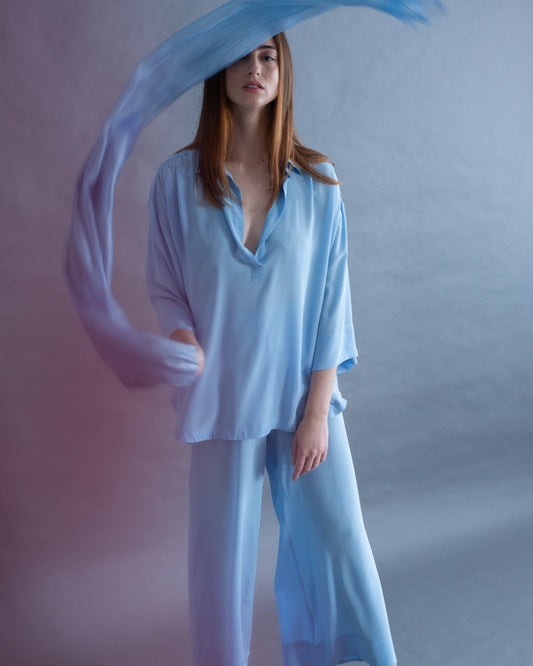 Blusa TAORMINA em seda pura azul